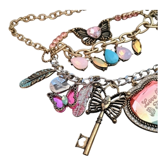 NWT Betsey Johnson Chunky Charm Necklace Love Flies Free Butterfly Whimsical - Picture 5 of 7
